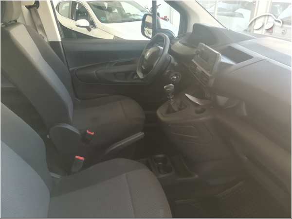 Peugeot Rifter 1.5 7