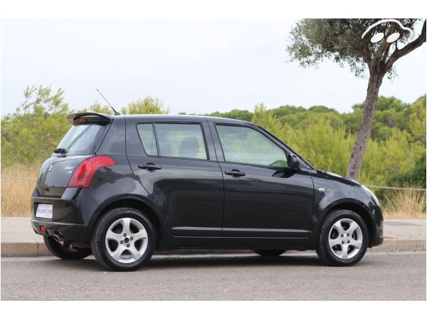 Suzuki Swift 1.3 4X4 manual 3
