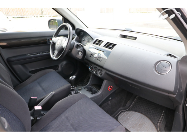 Suzuki Swift 1.3 4X4 manual 11