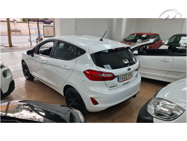 Ford Fiesta 4  puertas 7