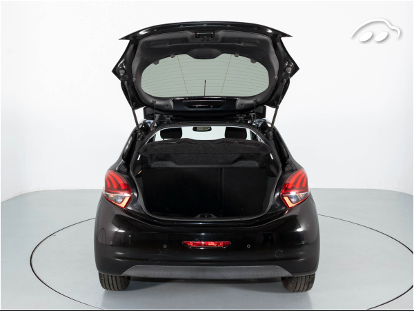 Peugeot 208 1.2 82CV SIGNATURE 8