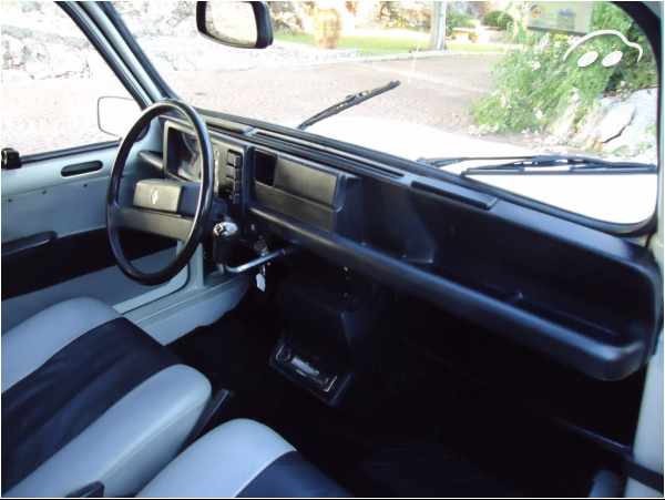 Renault 4L TL  1.1 cc 9