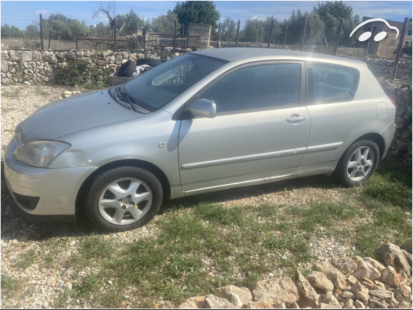 Toyota Corolla D4D El Conduce, pero vehículo de bricolaje  2