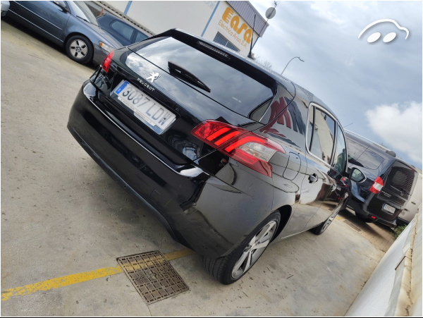 Peugeot 308 1.2 THP Puretech 12V 6