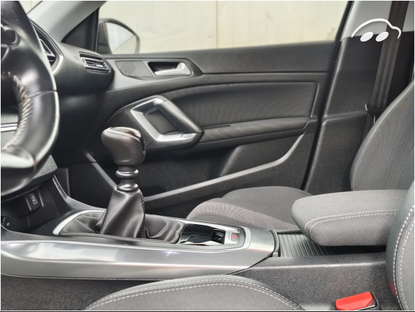 Peugeot 308 1.2 THP Puretech 12V 7