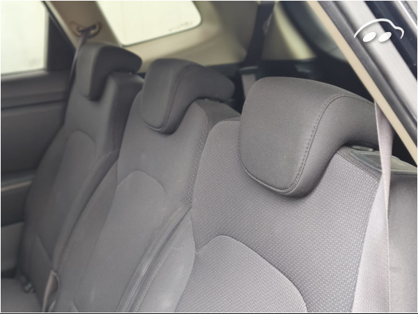 Kia Carens 1.7 CRDI ECO-DYNAMICS DRIVE 12