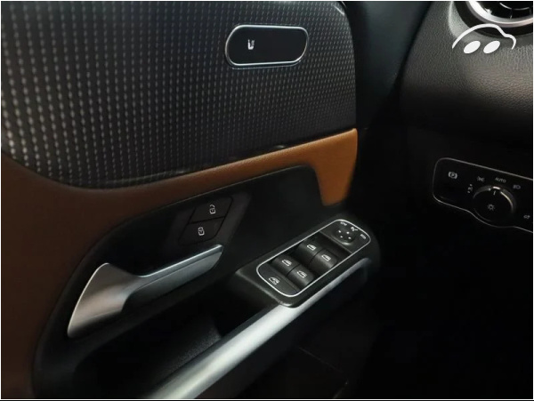 Mercedes-benz Clase GLB 200 DCT 163CV 5P 12