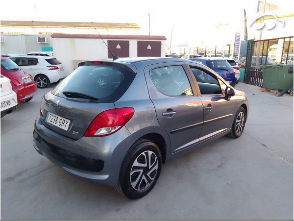 Peugeot 207 1.4 6