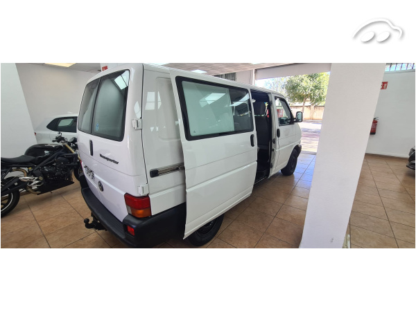 Volkswagen Transporter van 6 plazas 1