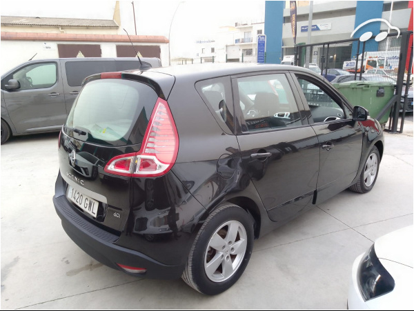 Renault Scénic 1.5 DCI  6