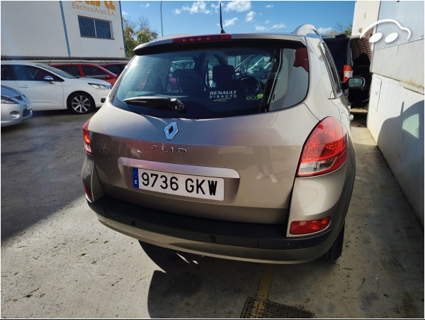Renault Clio 1.5 GRAND TOUR 6