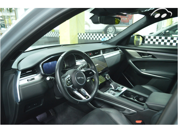 Jaguar F-Pace 2.0D I4 HEV - R-DYNAMIC-S 204 CV 6