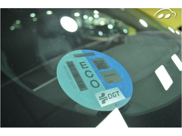 Jaguar F-Pace 2.0D I4 HEV - R-DYNAMIC-S 204 CV 12