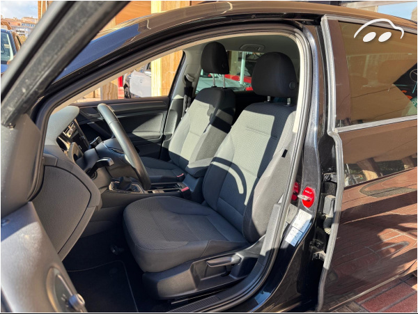 Volkswagen Golf 1.5 TSI ADVANCE  10