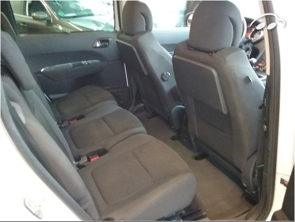 Peugeot 5008 ALLURE 9