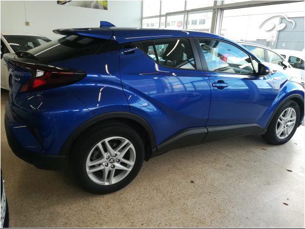 Toyota C-HR 1.8 ACTIVE 4