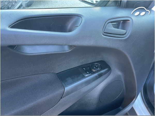 Ford Transit courier  5