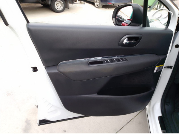 Peugeot 3008 1.6 HDI  11