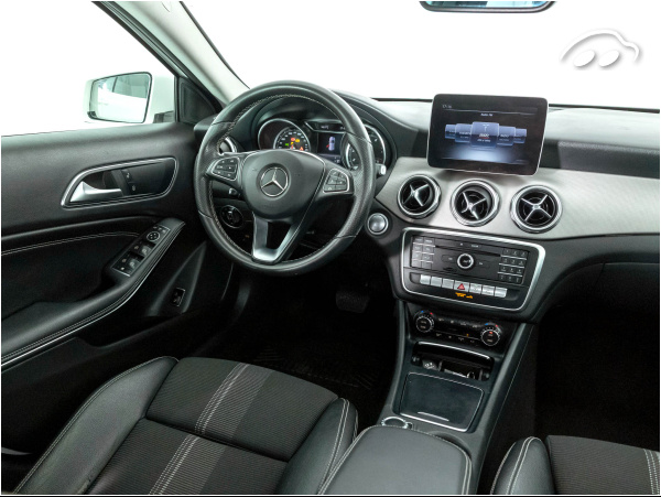 Mercedes-benz GLA 180 1.6G 122CV 8