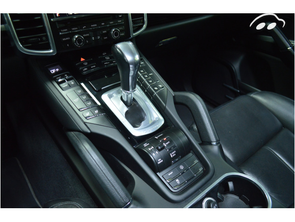 Porsche Cayenne 3.0 D  10
