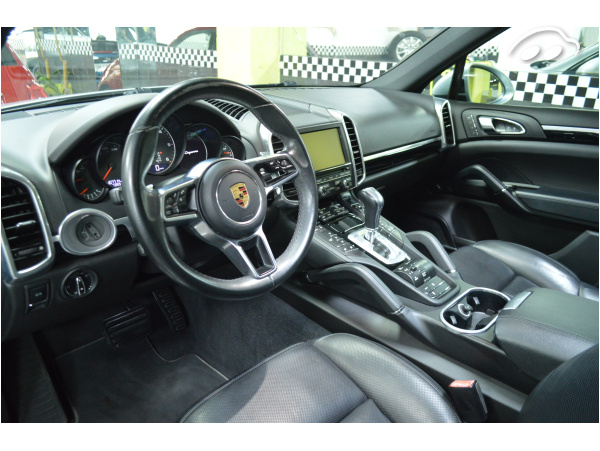 Porsche Cayenne 3.0 D  8