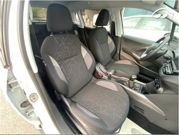 Peugeot 2008 SIGNATURE 1.5 BHDI 100CV 5P 7