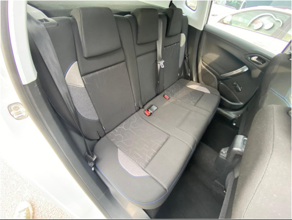 Peugeot 2008 SIGNATURE 1.5 BHDI 100CV 5P 8