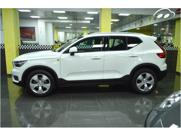 Volvo Xc40 2.0 D3 MOMENTUM PRO  5