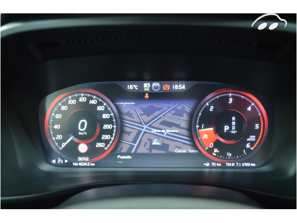 Volvo Xc40 2.0 D3 MOMENTUM PRO  9