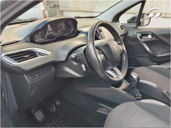 Peugeot 208 1.2 VTI 9