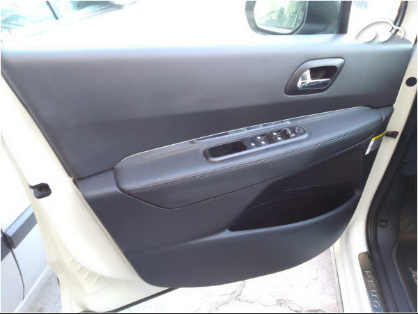 Peugeot 3008 SUV 1.6 HDI Allure 11