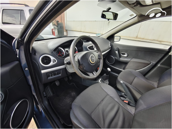 Renault Clio 1.4i 8