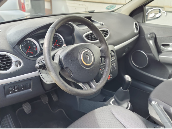 Renault Clio 1.4i 7
