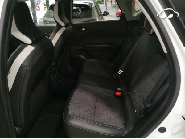 Renault Captur FAST TRACK 1.3 TCE 140CV 4