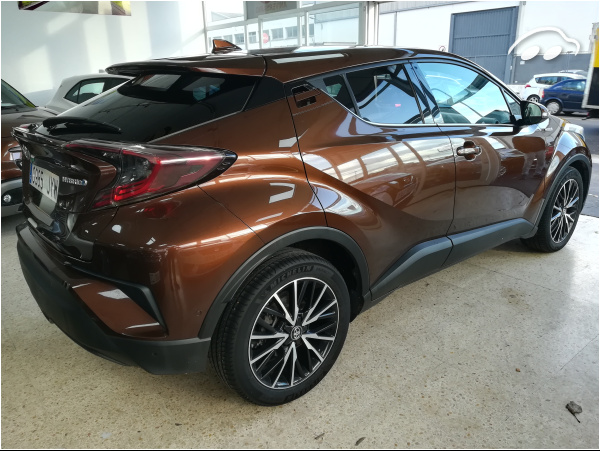 Toyota C-HR STYLE 4