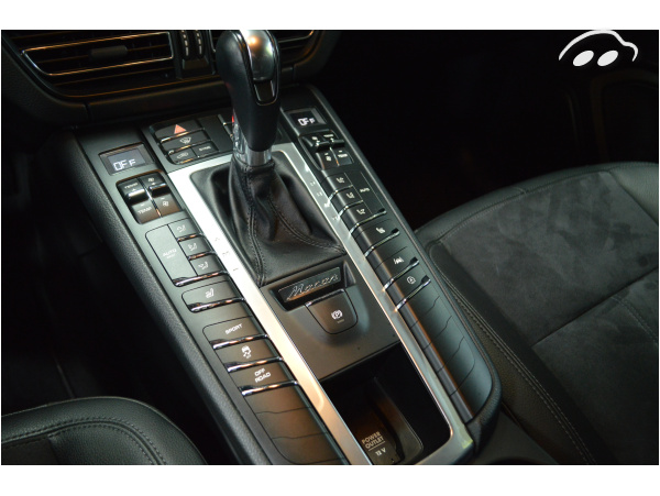 Porsche Macan 2.0 245 cv 11