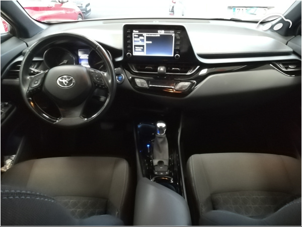 Toyota C-HR ACTIVE 5