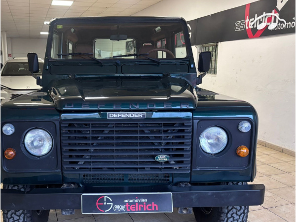 Land Rover Defender  1