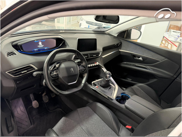 Peugeot 3008 SUV 1.5 BLUEHDI 96KW 130CV SS ALLURE 9