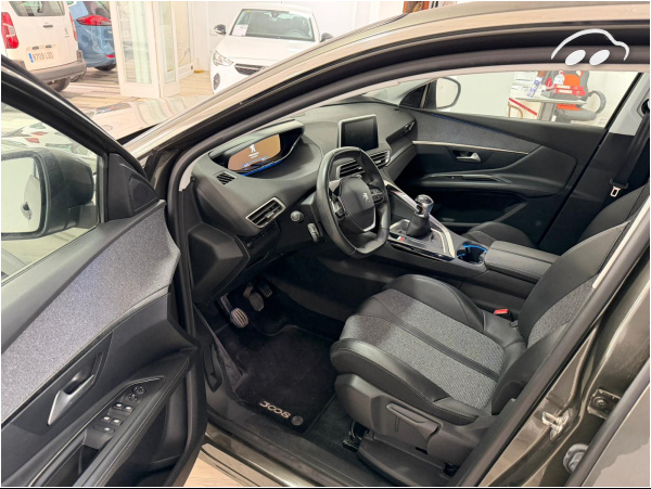 Peugeot 3008 SUV 1.5 BLUEHDI 96KW 130CV SS ALLURE 11