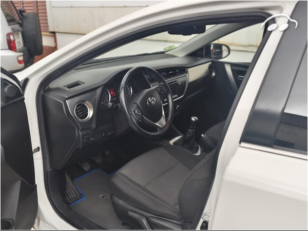 Toyota Auris 1.9 7