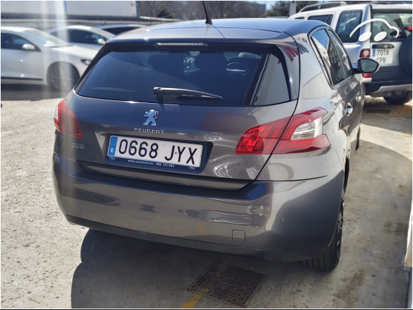 Peugeot 308 1.2 6