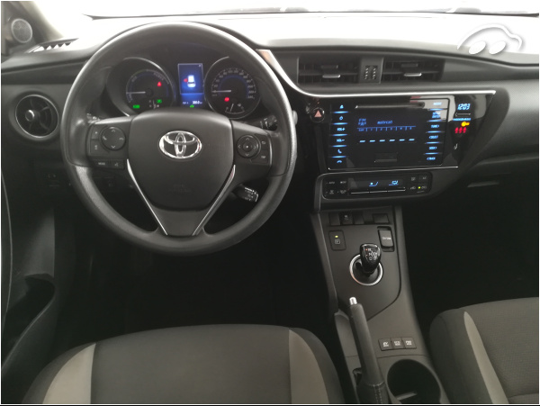 Toyota Auris ACTIVE BUSINESS 4
