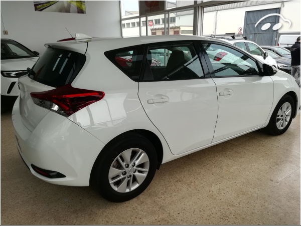 Toyota Auris ACTIVE BUSINESS 5