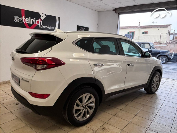 Hyundai Tucson  2