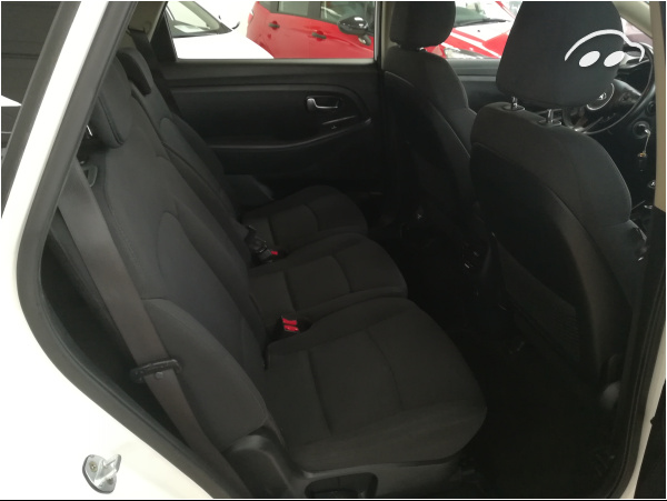 Kia Carens 1.6 7 PLAZAS 8
