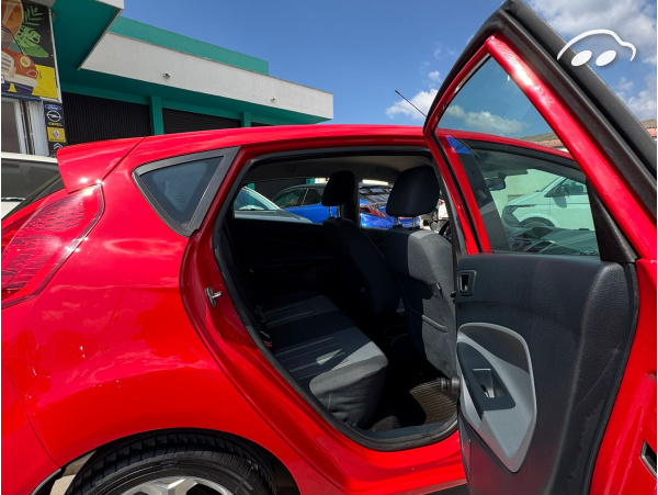 Ford Fiesta 1.25 Trend 10