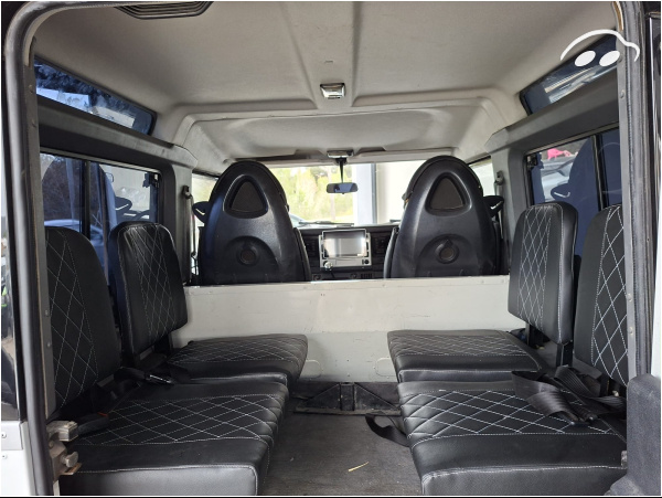 Land Rover Defender 90 TD5 1