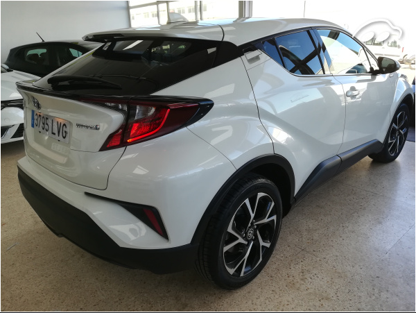 Toyota C-HR ADVANCEd 4