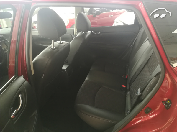 Nissan Pulsar XTRONIC 8